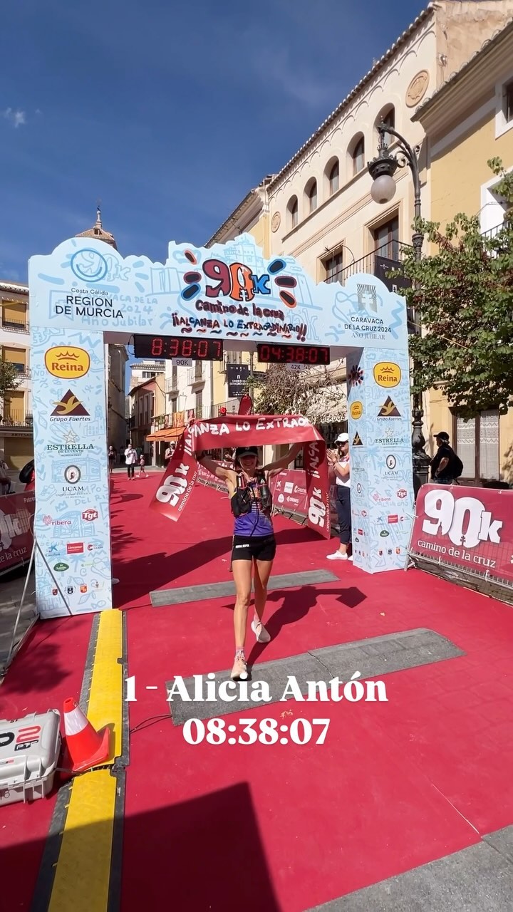 PODIUM FEMENINO 90K

1 - Alicia Antón 08:38:07🥇
2 - Maki Ferrandiz 08:57:43🥈
3 - Olatz Pérez 09:02:50🥉

#caravacadelacruz #90kcaminodelacruz